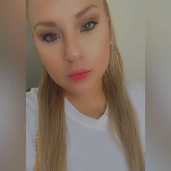 CHUCHII IS LIVE !! 🥰🩷 LIKE THIS TO BE NOTIFIED WHEN I GO LIVE!💫✨ - Picture 7 of 14